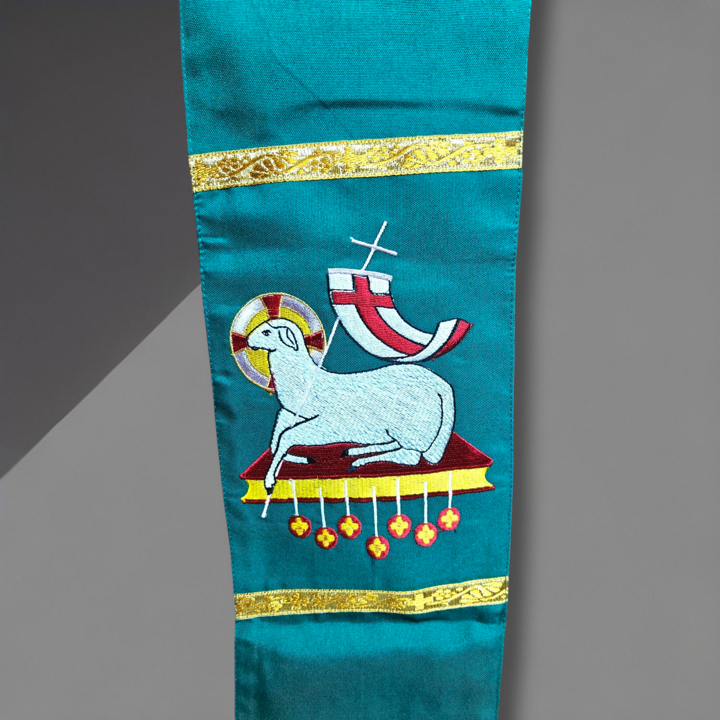 Green Priest Stole – AgnuDei (Lamb of God) Embroidered | Cross at Neck